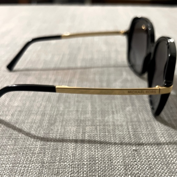Women Michael Kors sunglasses - Picture 3 of 3